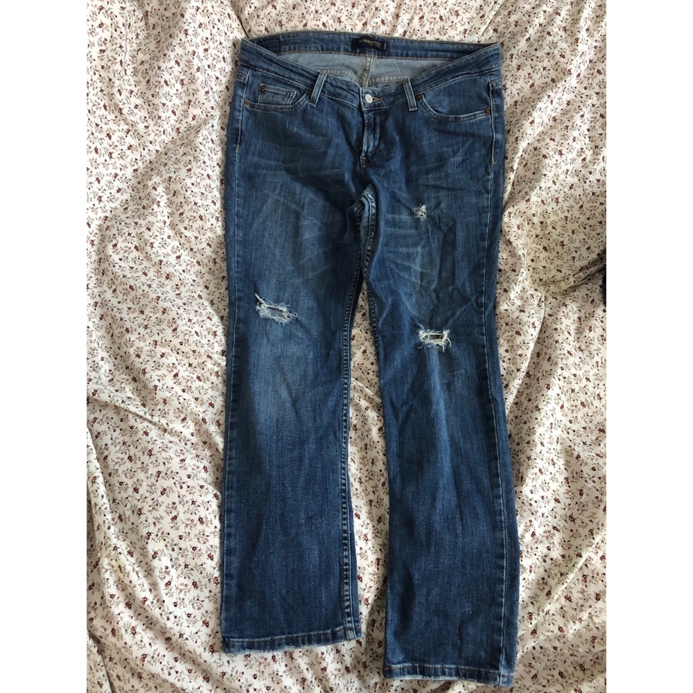 LEVIS jeans last photos show wear and tear